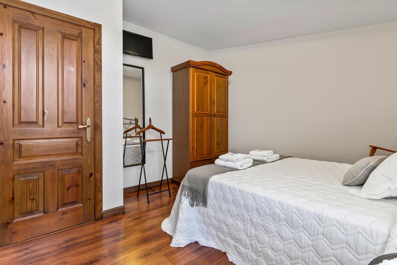 Apartamentos Turisticos As Cetareas Рінло Номер фото